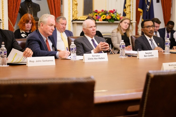 Congresspeople at table